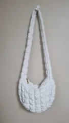 ホワイト キルティング ショルダーバッグ