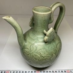 中国　青磁　花卉紋水注　龍泉窯　送料込み260602 中国 青磁 花卉紋水注 龍泉窯 送料込み260602 - メルカリ