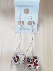 ハンドメイドアクセサリー　レジン花ピアス　バーベナの花ピアス　ぶら下がりタイプ