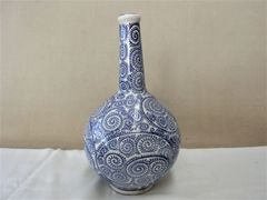 染付メダカ徳利 初期伊万里様式 花器 花入れ めだか 置物 高さ約18cm