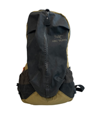 アークテリクス ARC'TERYX × BEAMS ビームス 別注 カナダ製 アロー22 25周年 バッグ メンズバッグ バックパック・リュック ロゴ ブラック 201goods-386