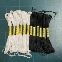 【刺繍糸】25番 刺しゅう糸 白6束 & 黒6束  ハンドメイド クロスステッチ