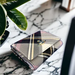 【新品・正規品・お買い得！】ヴィヴィアンウエストウッド 三つ折財布 EXIBTION-9【値下げOK】
