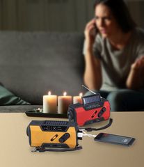 【訳アリ特価：外装箱つぶれ】ソーラー手回しLEDラジオ充電器「助かる君」