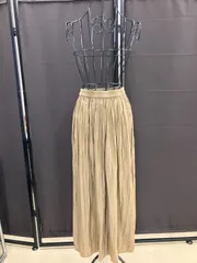 【レディース】UNIQLO　ワッシャーサテンスカートパンツ