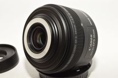 【極上品】 Canon キヤノン 単焦点マクロレンズ EF-S35mm F2.8 マクロ IS STM APS-C対応　＃8388