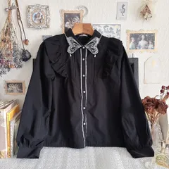 axes femme POETIQUE バタフライ刺繍襟ブラウスのサムネイル
