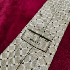 BURBERRY　現行タグ　ネクタイ　イタリア製　シルク100%　ホース刺繍ロゴ