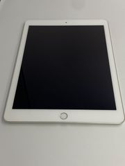 iPad 第6世代 32GB セルラー シルバー | バッテリー90% - メルカリ