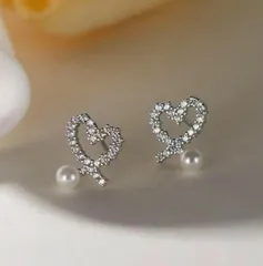【アレルギー対応】ジルコニア ハート ピアス 小粒パール付き 小ぶり 華奢 上品 清楚系 両耳 フェミニン 大人かわいい 韓国風 シルバー925メッキ風 アクセサリー