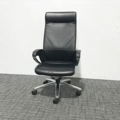 エグゼクティブチェア 社長椅子 フィロソフィー ヘッドレスト付 コクヨ ブラック 