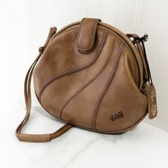 GIOLVAN  ジョルバン ショルダーバッグ ワンショルダーバッグ ブラウン キャメル