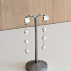 白蝶貝のネコと揺れる貝パールピアス ～ サージカルステンレス SUS316 金属アレルギー対応 ～