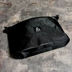 ポーチ　サコッシュ　ダイニーマ　DCF　キャンプ　ハイク　登山　軽量　ブラック
