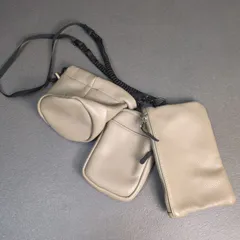 UNITED ARROWS  シンセティックレザー　マルチスリングバッグ　ユナイテッドアローズ　ポーチ　バッグ　ショルダーバッグ　スリングバッグのサムネイル