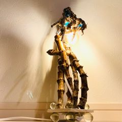 狭き門　流木アート　インテリア　LED間接照明