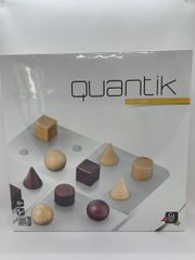 【新品未開封】ギガミック Gigamic クアンティック [日本語訳付き] [正規輸入品] ボードゲーム　知育玩具