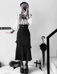 白　ゴシック×エレガンス　ブラウスセットアップ　マーメイドスカート　レースブラウス　量産型コーデ　地雷系ファッション　フレンチガーリー　ガーリーコーデ　セットアップコーデ　大人かわいい　脚長効果スカート　ウエストマーク　デートコーデ