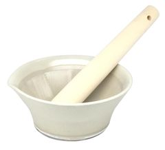 【迅速発送】元重製陶所 石見焼 離乳食にも使える カラー すり鉢 すりばち (すりこぎセット) 白色 テーブルを傷つけない シリコン 底 直径約13.5cm すべり止め付 もとしげ すりこ木 すりばちセット 日本製 041246