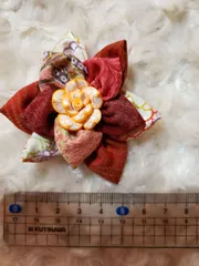 極美品極稀和布を用いたシュシュと帯飾りにもブローチにもなる