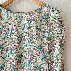 新品✨IENAリバティ チューリップスリーブブラウス アーカイブライラックF 新品✨IENAリバティ チューリップスリーブブラウス アーカイブ