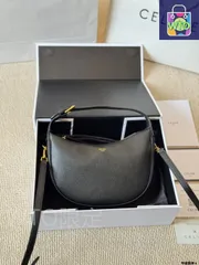 【今日特価】CELINE セリーヌ ルールー シリーズ 柔らかな粒面革と多様な携帯方式を備えた特徴