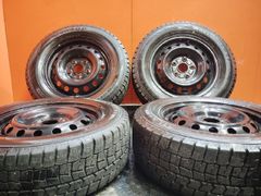 【DUNLOP WM02 195/65R15】スタッドレス【スチールホイール 15インチ 195/65R15】23年製 バリ溝 ヴォクシー ノア等　(KTO338)