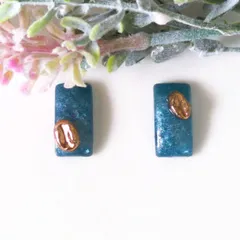 no.118　レジン　スクエア型　ブルー　ゴールド　ピアス　イヤリング　ハンドメイド