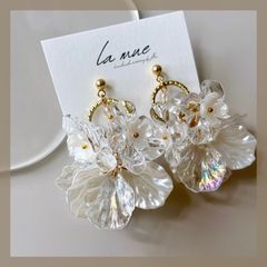 ハンドメイドピアス イヤリング お花 アレルギー対応 クリアフラワー パール オーロラ ビーズ メタル 大ぶり 花びら ゴールド シルバー ドレス ブライダル ウェディング 結婚式 キラキラ 夏 大ぶり ステンレス 24金 華やか