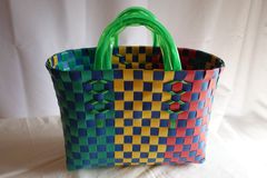 【ベトナム製プラカゴ定番（M）】ベトナム人が使うタフなプラカゴ/PPバンド/ハンドメイド/エコバッグ/買い物バック/ベトナム雑貨/アジア雑貨/プラスチックテープ