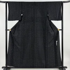 川村久太郎 落款入 絵羽小紋 総柄 個性的 紋意匠 柄八掛 正絹 黒地 X400 付下げ 身丈168cm 裄丈70cm L 袷 川村久太郎 紬地 落款 観世水