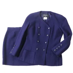 美品◎フランス製 CHANEL シャネル 96C P06273 レディース ココボタン付き 単色ツイード セットアップ ジャケット×スカート パープル系 38のサムネイル