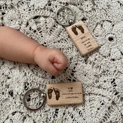 【長方形専用】追加料金なし！！赤ちゃん手形•足形キーホルダー　ウッドキーホルダー　レーザー彫刻　出産祝い　お誕生日