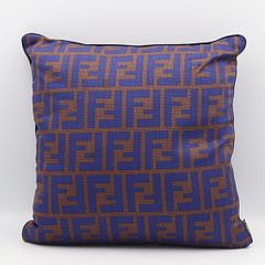 【FENDI】 フェンディ クッション 茶×黒 羽根 フェザー カバー ブラウン FENDI】 フェンディ クッション 茶×黒 羽根 フェザー カバー ブラウン