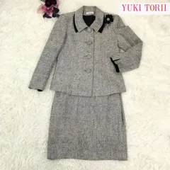 YUKI　TORII　ユキトリイ　セットアップ　スカートスーツ　11号　シルク100％　グレー　コサージュ付き　ツイード　フォーマル　セレモニー