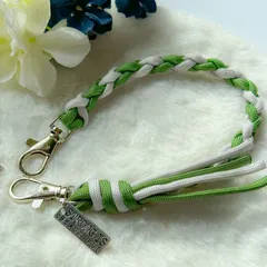 グリーン×シルバー パラコード ストラップ ハンドストラップ 携帯ストラップ スマホストラップ カメラストラップ ハンドメイド
