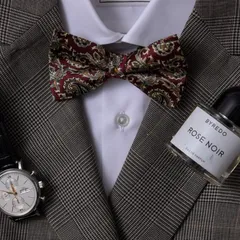 ２次会からカジュアルスーツまで場所を選ばないセンスのいい蝶ネクタイ (ペイズリーワイン）ボウタイ スーツ カジュアル ビジネス 脱着簡単_19116
