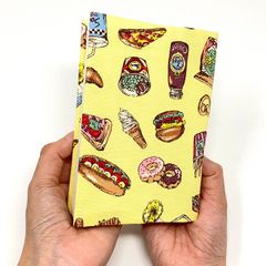 ハンドメイド＊リバーシブル 布ブックカバー 文庫本サイズ（ハンバーガー柄×レモネード柄／2way仕様）B132