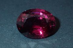 天然ロードライトガーネット10.325ct 約9×12mm