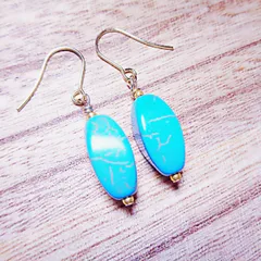 P1424　練りターコイズの大きめロングピアス　金属色ゴールド