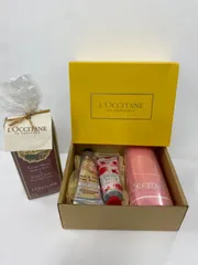 V697 ロクシタン ハンドクリーム&ハンドタオルセット、ベルベッドハンドクリーム ローズ 73g　計2点セット