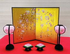 雛道具【桜金屏風 高さ15cm＆ぼんぼり一対＆菱餅一対】ひな祭り 雛飾り ちりめん生地雛飾り 三月ディスプレイ お手持ちのお雛様とご一緒に 新品未使用品