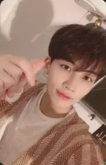 【中古】コレクションカード(男性) SEVENTEEN/JEONGHAN(ジョンハン)/左手指ハート・裏面オレンジ・緑/CD「7th Mini Album ： Heng：garae (胴上げ)」(SET Ver.)封入特典フォトカード