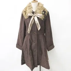 アクシーズファム axes femme コート ステンカラーコート 膝丈 レース スペアカラー フェイクファー リボン ベルト ブローチ 刺繍 茶 ブラウン ベージュ M
