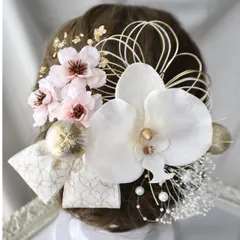 胡蝶蘭和装髪飾り シャンパンカラーの胡蝶蘭とさくらの髪飾り 結婚式 卒業式 成人式 七五三