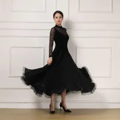 蝶々モチーフ?シックなデザインのドレス?競技会や発表会に最適