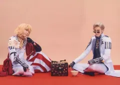 【中古】生写真(女性) 綾凰華(一文字則宗)・麻央侑希(山鳥毛)/横型・キャラクターショット/舞台「刀剣乱舞」禺伝 矛盾源氏物語 ランダムブロマイド