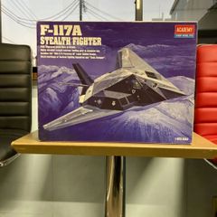 プラモデル　戦闘機　STEALTH　FIGHTER F-117A 　ステルス　ファイター　1/48
