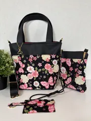 【裁縫ストア・ボヌール】大人かわいい　和柄　夢桜ピンク/ブラック柄　トートバック　サコッシュ　ミニポーチ　ポケットいっぱい　ショルダーバッグ　ハンドメイド　ショルダーストラップ付き　ゴージャス  / №500-413