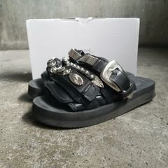 TOGA ARCHIVES 23ss × SUICOKE MOTO BLACK 27㎝ トーガ スイコック モト サンダル メタルパーツ ブラック